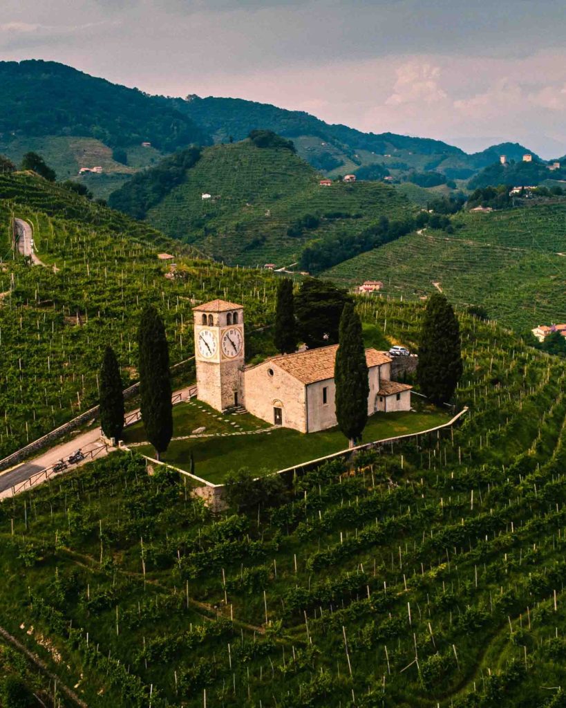 Italian-Wine-Tour-Winetelling-01